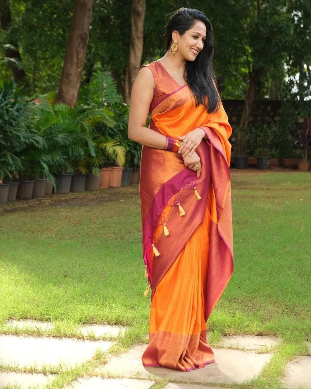 VASTRANAND Orange & Pink Sequinned Bandhani Saree - VASTRANAND - 3922760