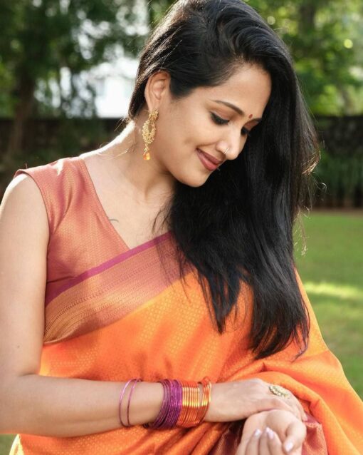 orange colour kanjivaram saree